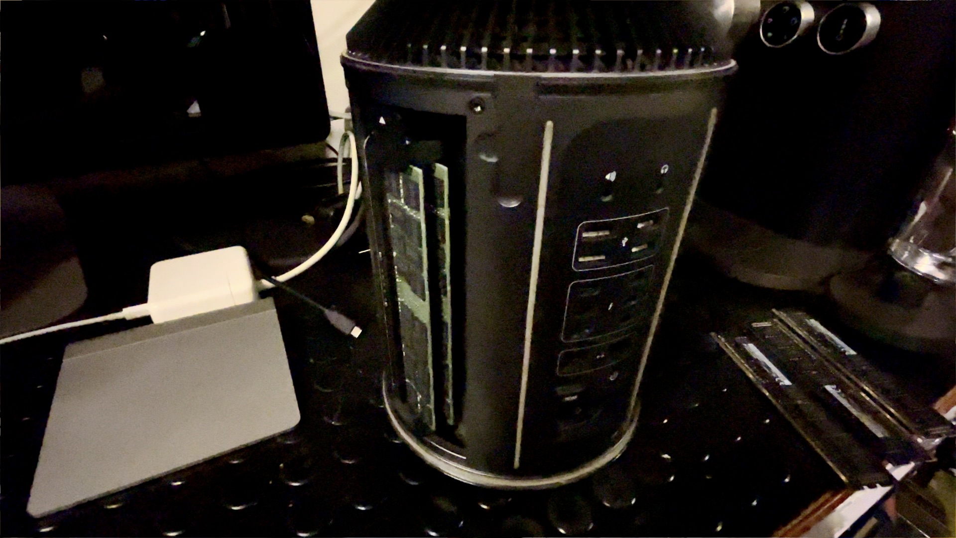 Links London’s upgraded Mac Pro 2013 ready for website development.