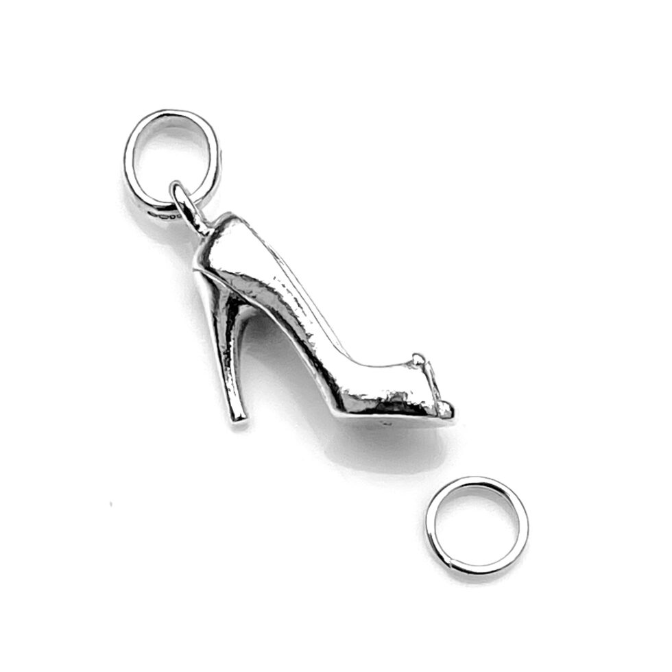 High heel shoe charm displayed with 7mm split ring for easy attachment