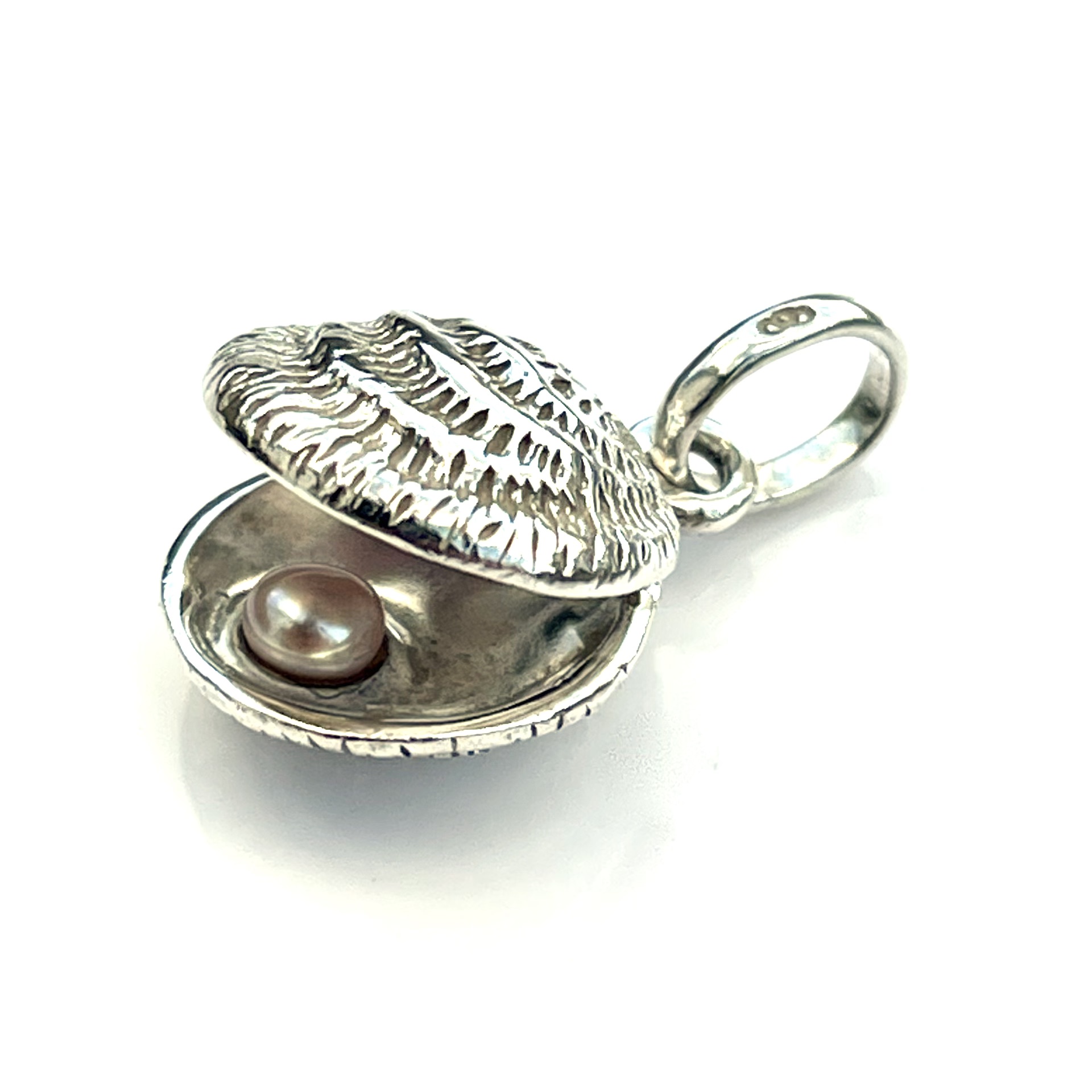 Links of London Lucky Catch Oyster Shell charm in sterling silver