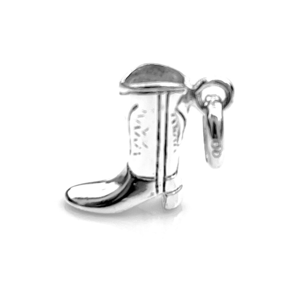 Close-up of the oval bail and jump ring on the Cowboy Boot charm