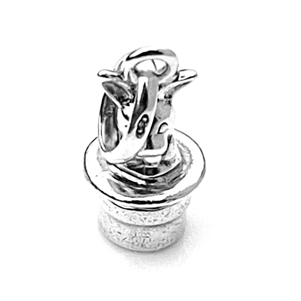 2010 Links of London Rabbit in Top Hat Charm in sterling silver.