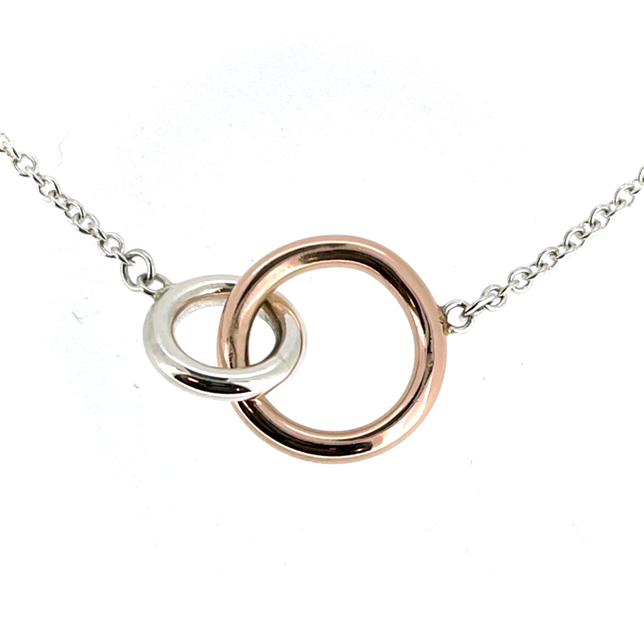 view of the vintage Links of London interlocking rings necklace.