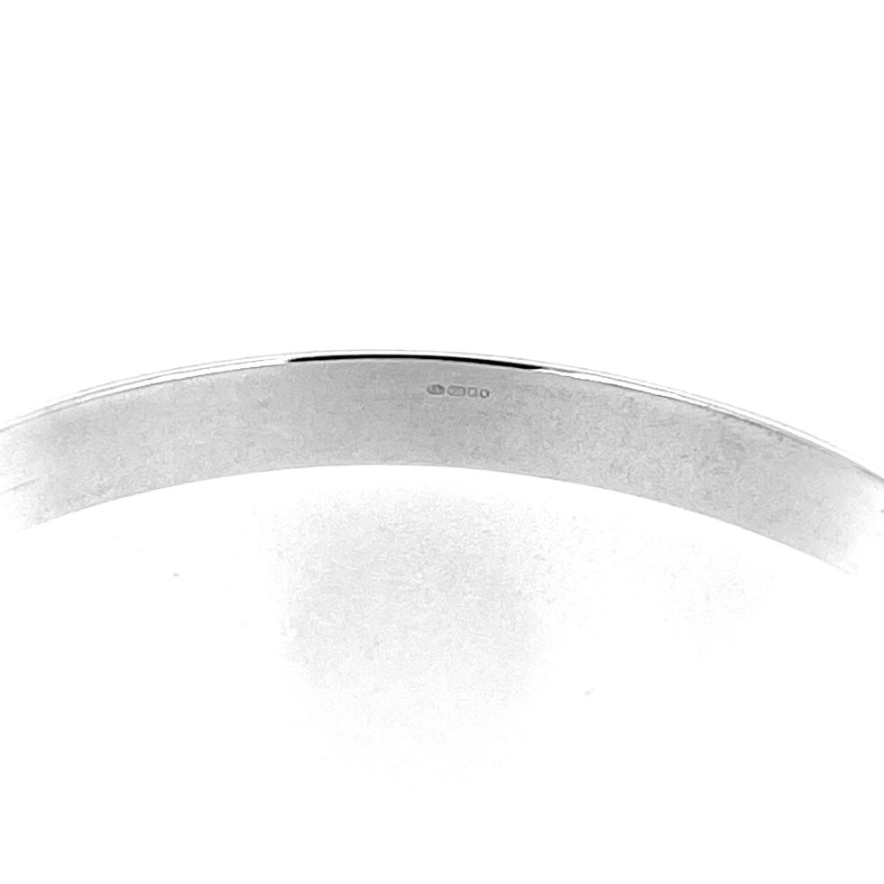Close-up of the Vintage Links of London Silver Expandable Baby Bracelet hallmarks