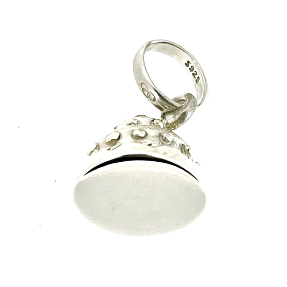 base of the Vintage Links of London Wedding Cake Charm highlighting its polished silver finish.
