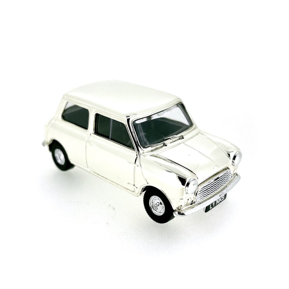 Display view of the Lledo Mini Model, showcasing its 1:44 scale size.