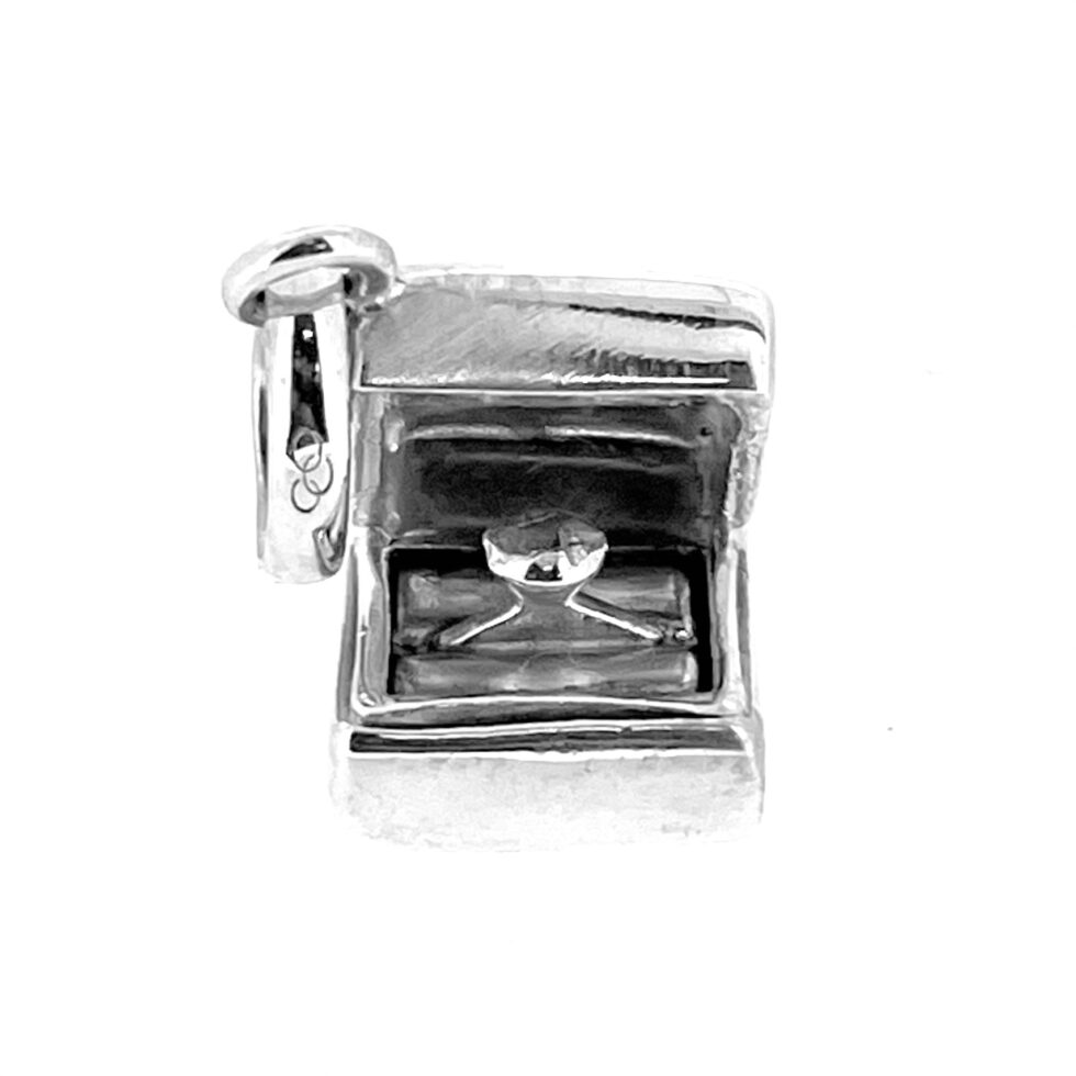 the Vintage Links of London Ring in Box Charm showing its polished silver finish.