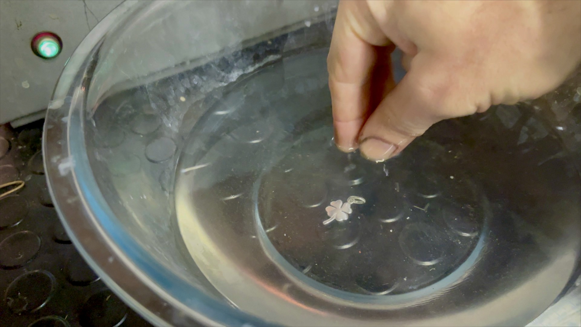 Restoring a Vintage Links of London Four Leaf Clover Charm