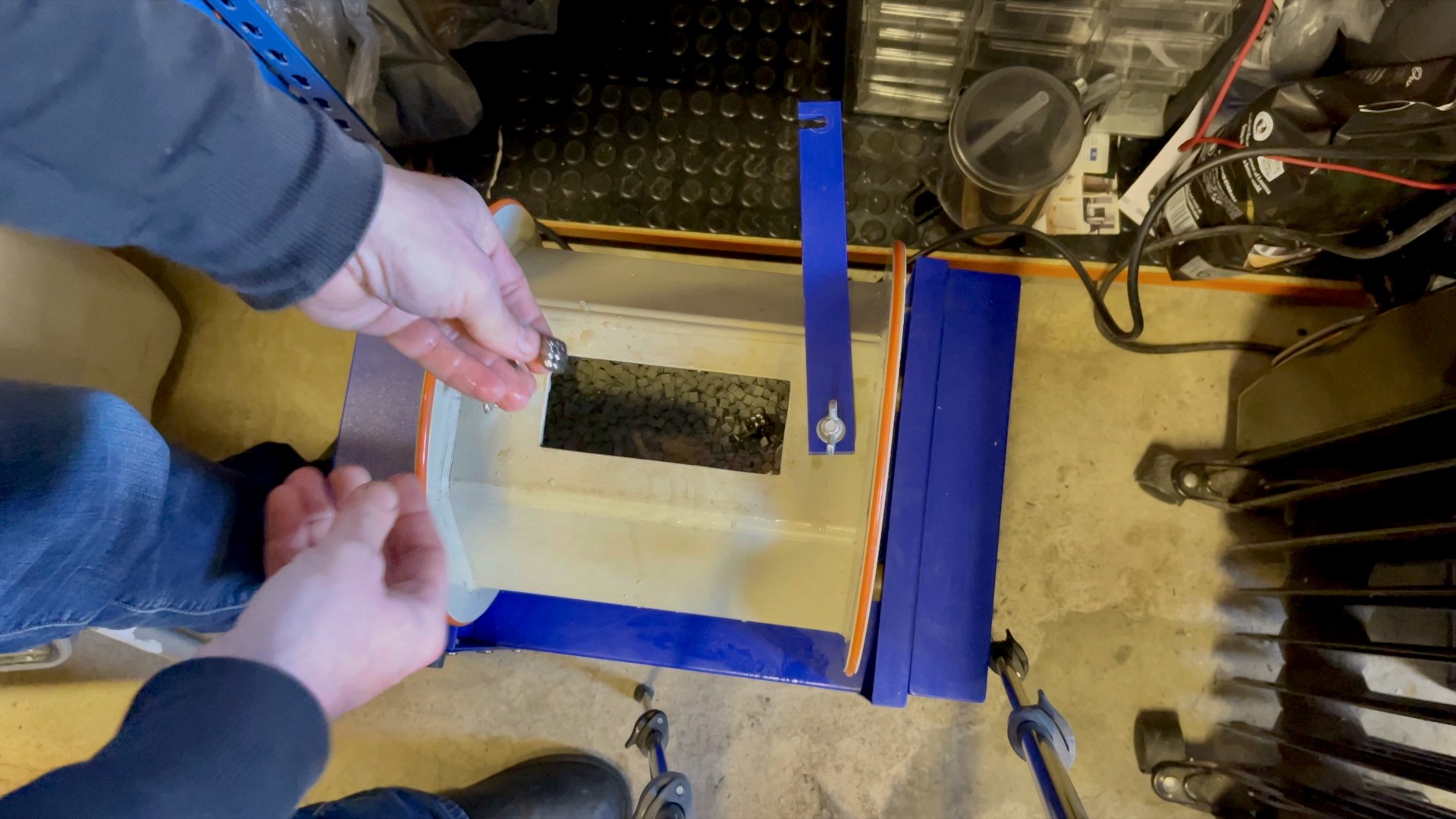 Ceramics media polishing cufflinks in the barrel tumbler