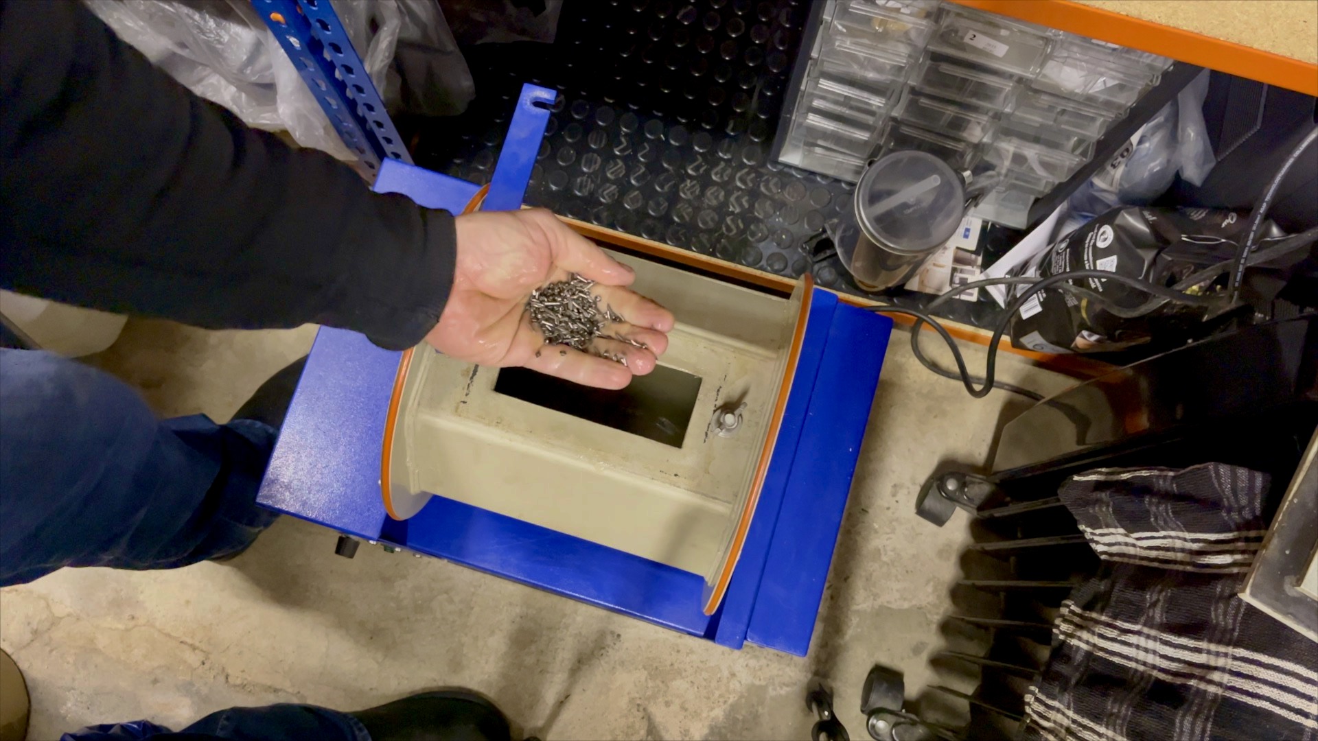 Steel shot polishing process in jewellery restoration