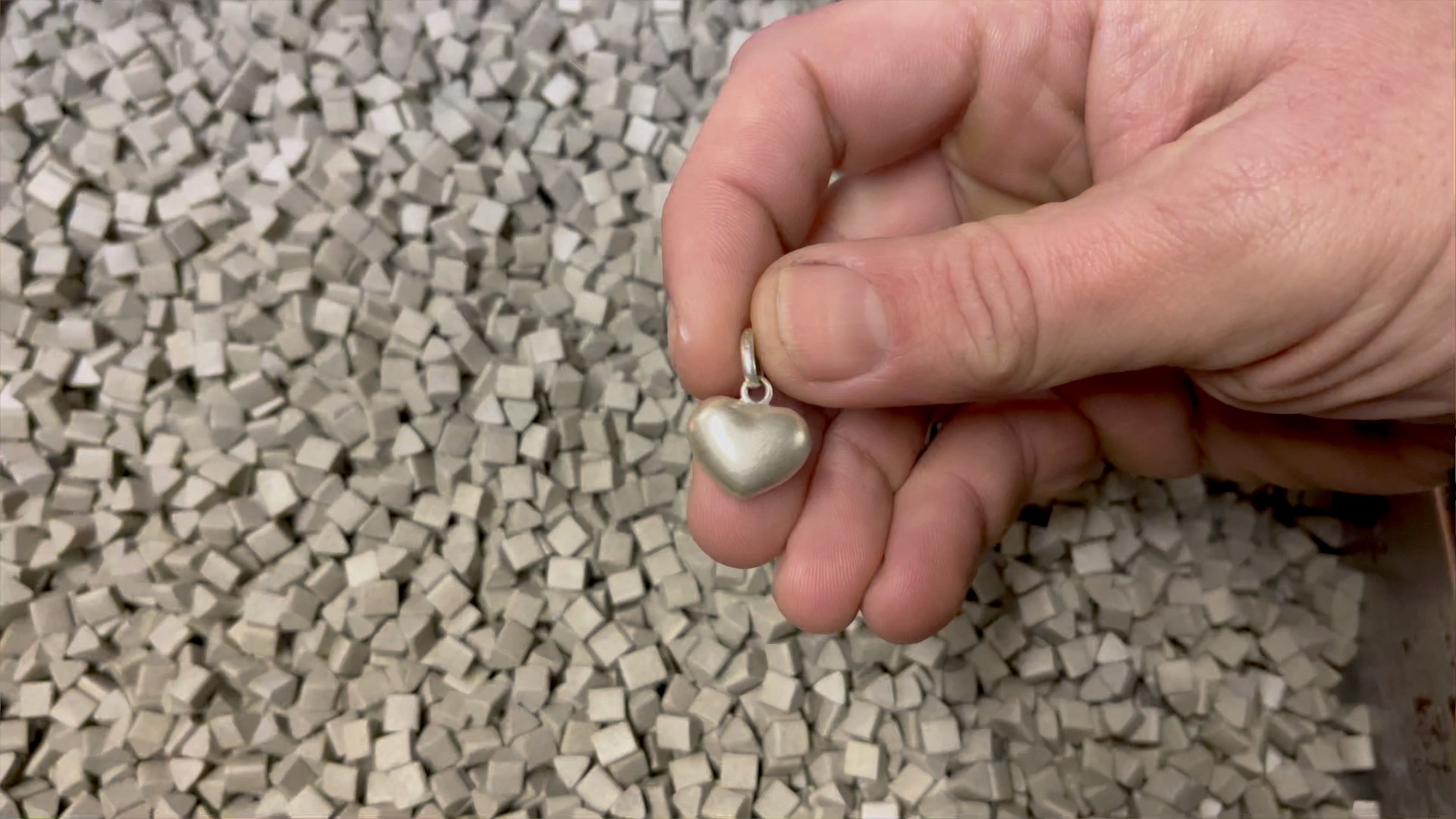 Restoring a Vintage Links of London Heart Charm using ceramic chips