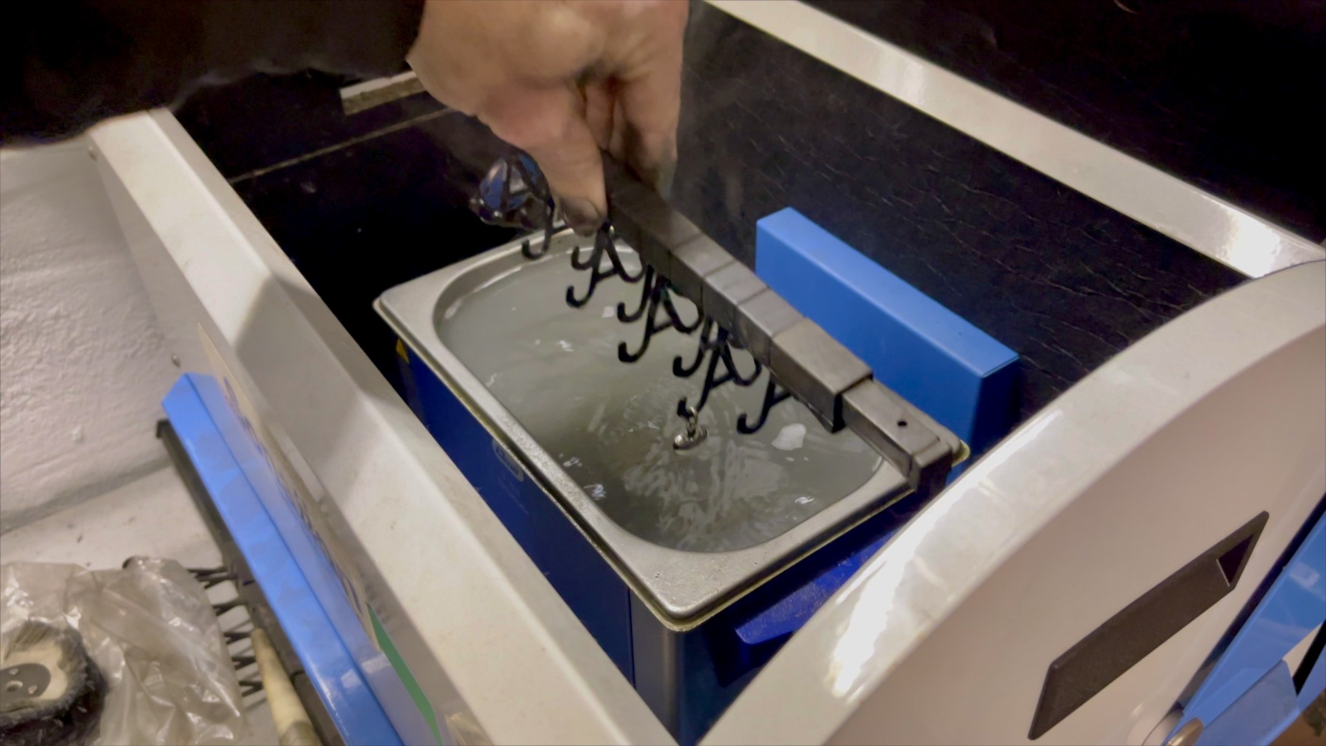 Restoring a Vintage Links of London Heart Charm ultrasonic cleaning