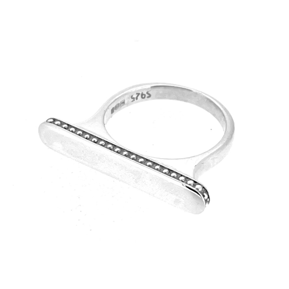Unworn Narrative Ring in pristine New Old Stock condition