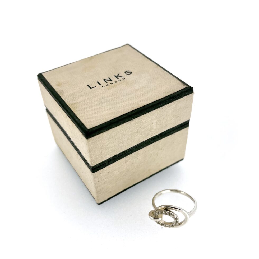 Polished finish of sterling silver ring
