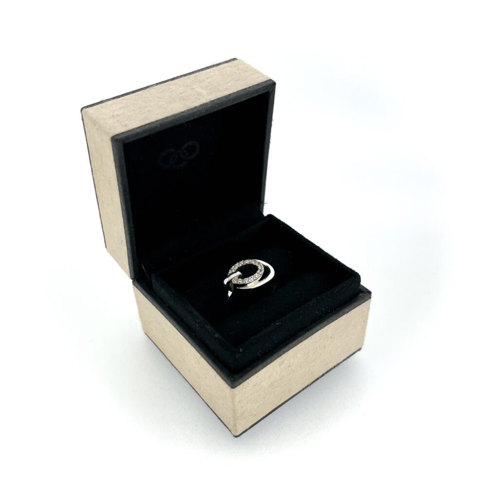 Overlapping ovals ring with sparkling CZ accents