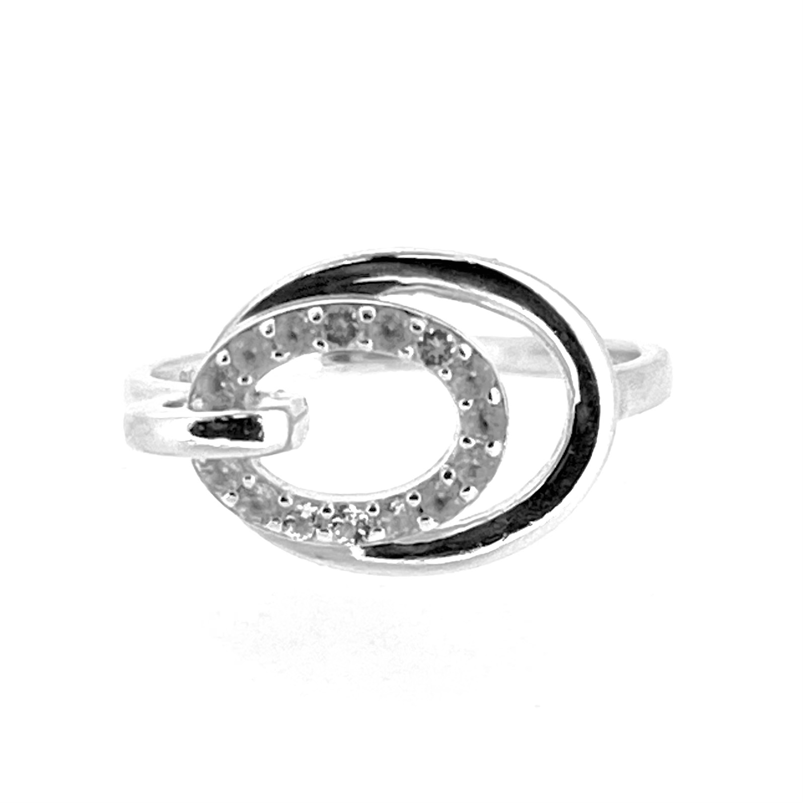 Detailed image of 15 cubic zirconia stones on ring
