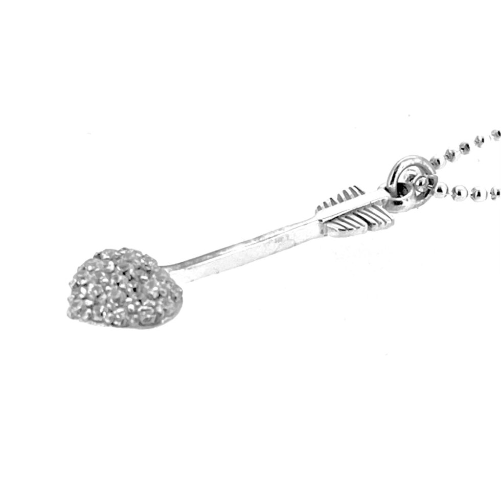 Side view showing arrow shaft texture