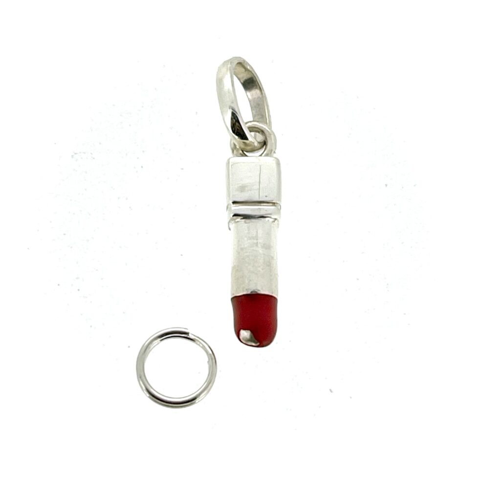 Enamel wear contrast against silver base