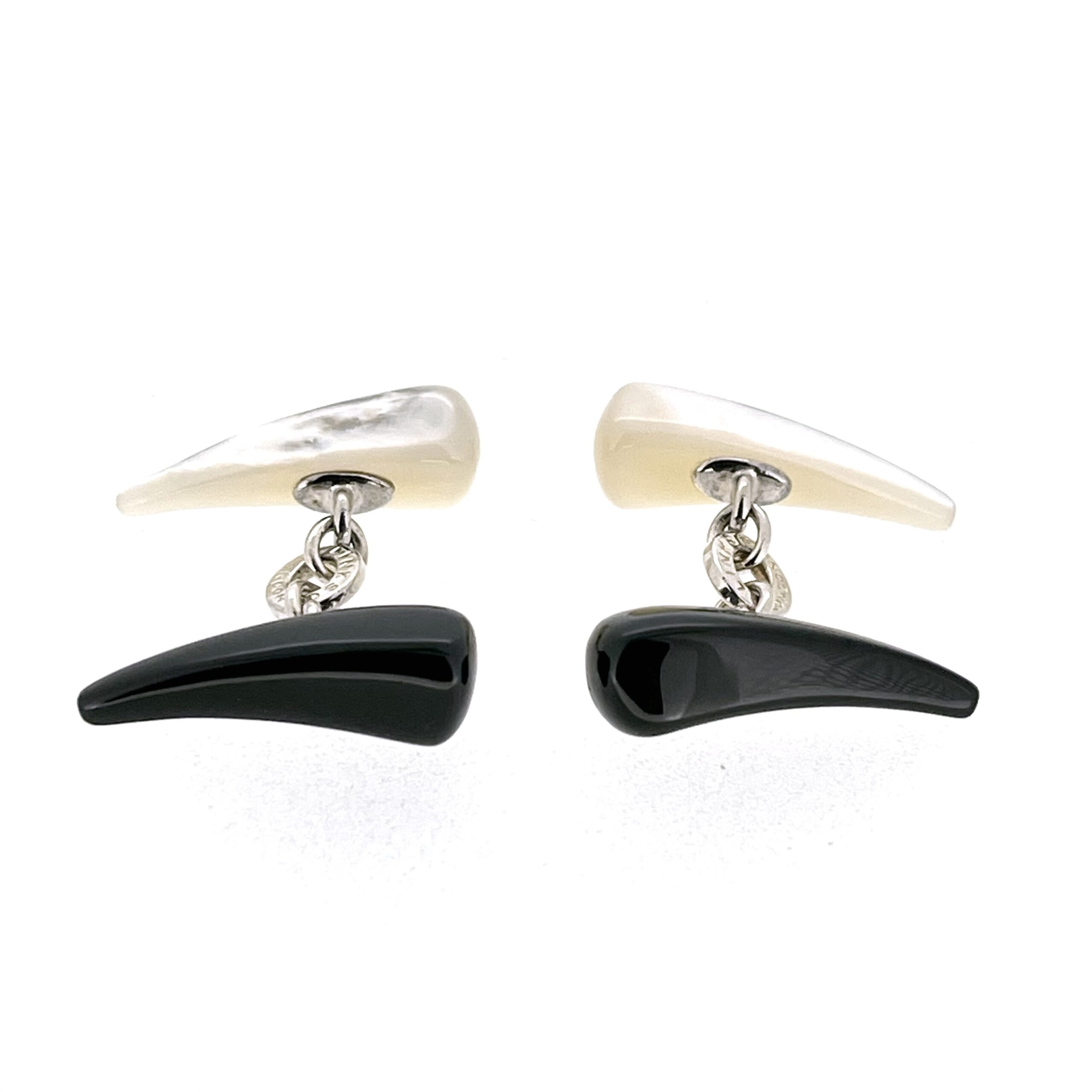 Reversible onyx and mother-of-pearl cufflinks with chain links