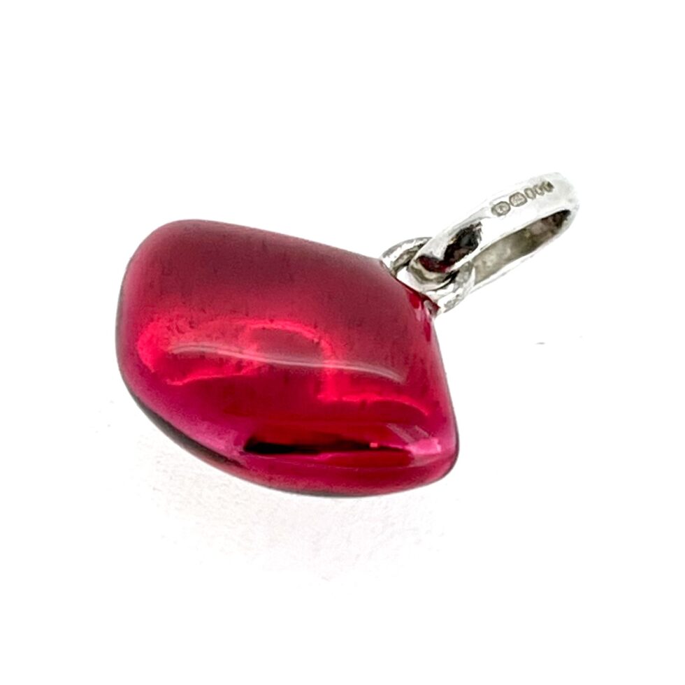 2010 hallmarked Links of London lips charm in polished condition
