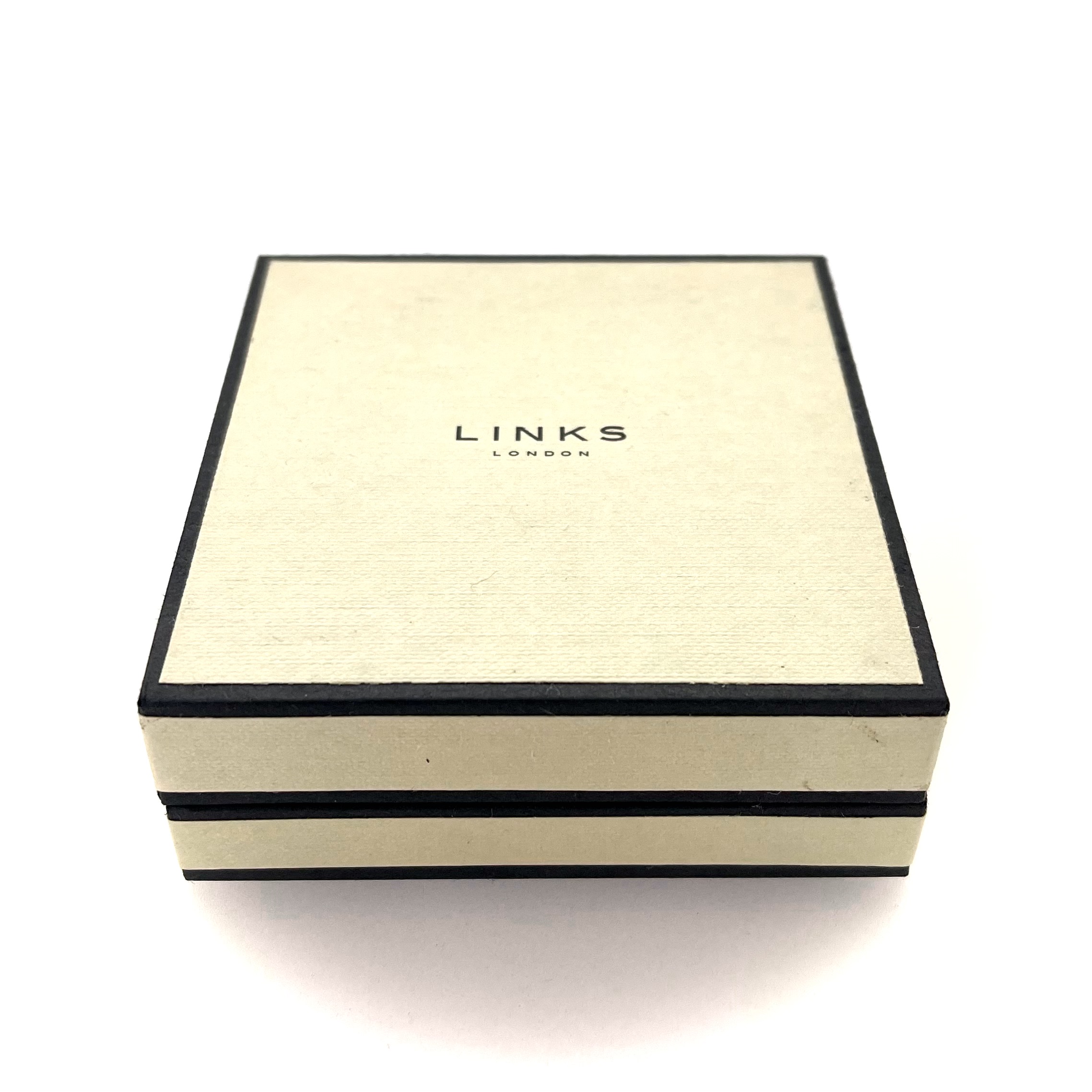 Original NOS Links of London jewellery box closed view.