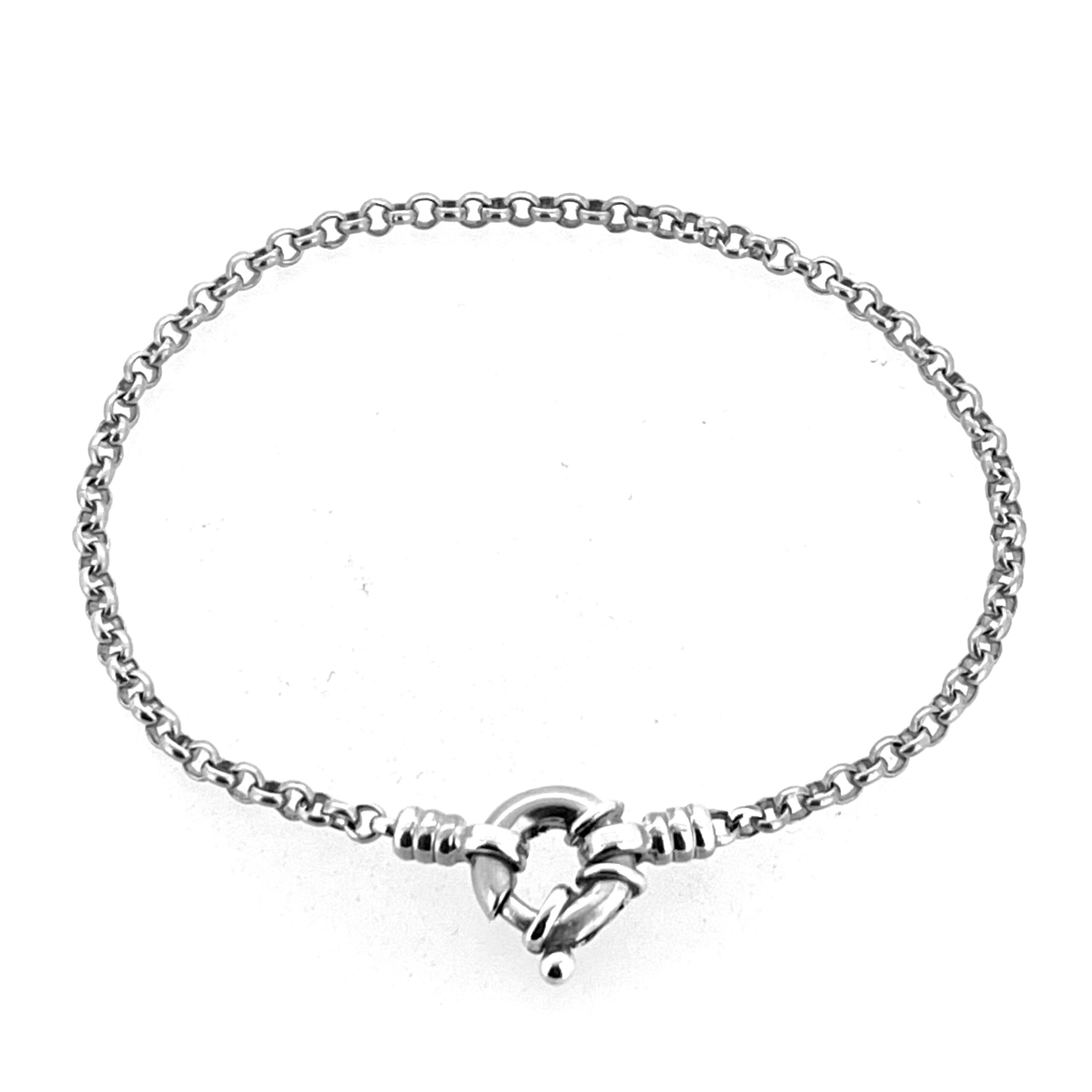 Side profile highlighting link thickness and mirror-polished surface