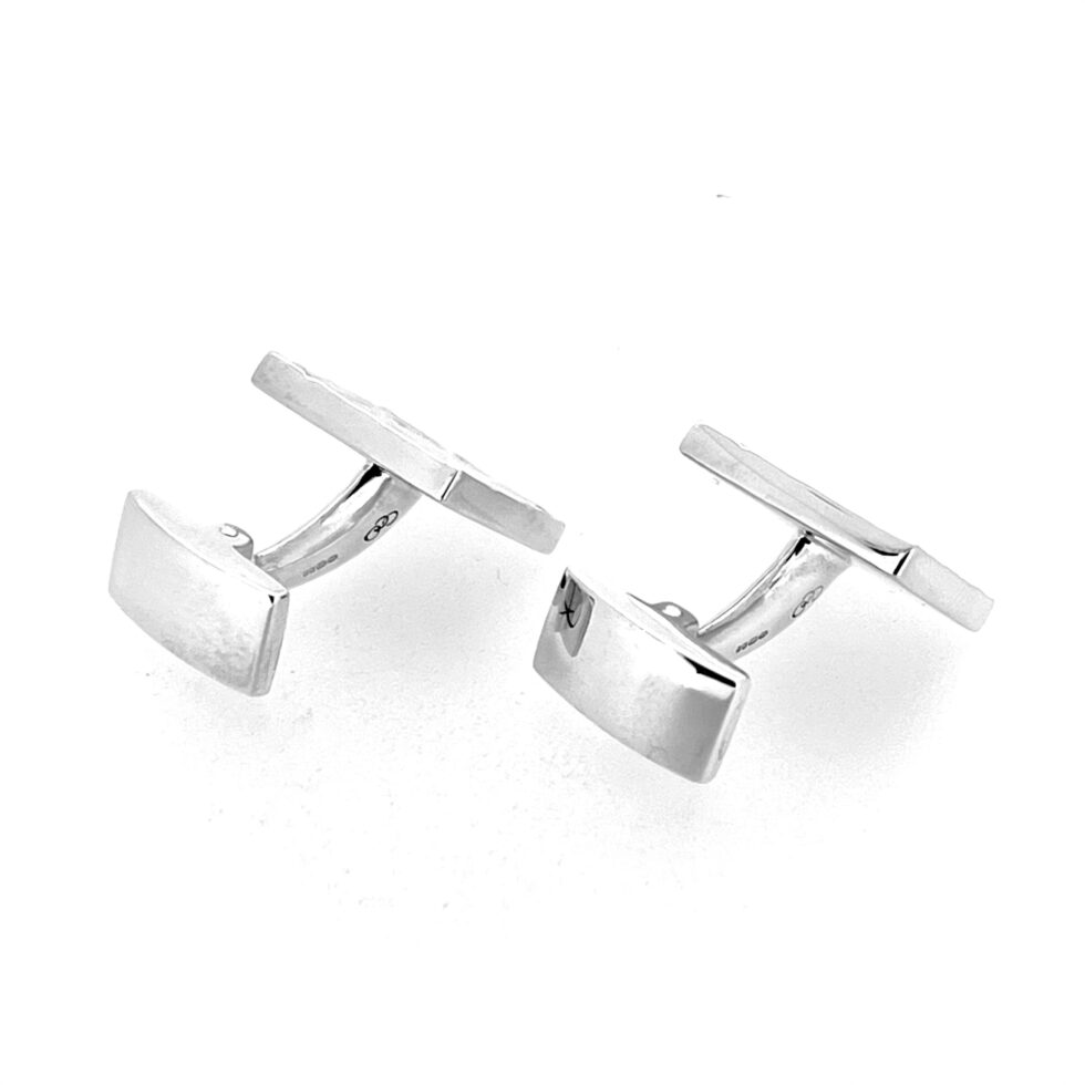 Rear view of rectangular swivel backs