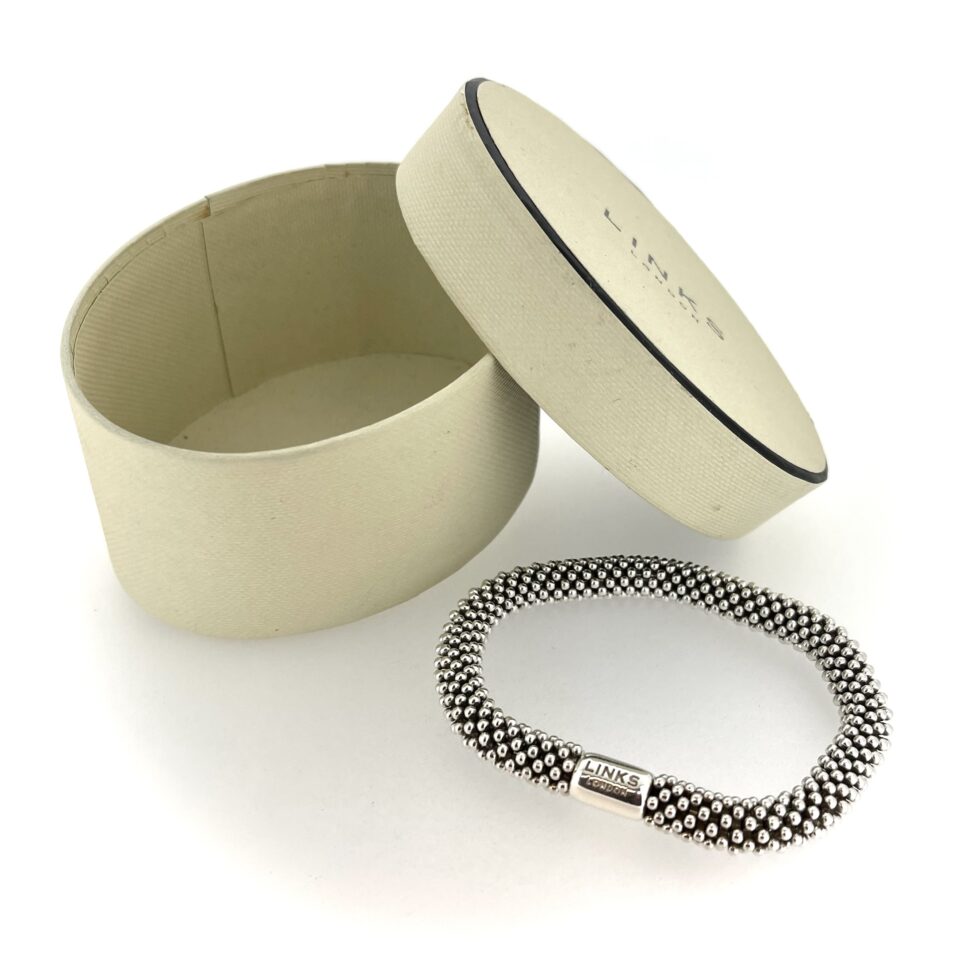 Effervescence bracelet bead cluster detail.