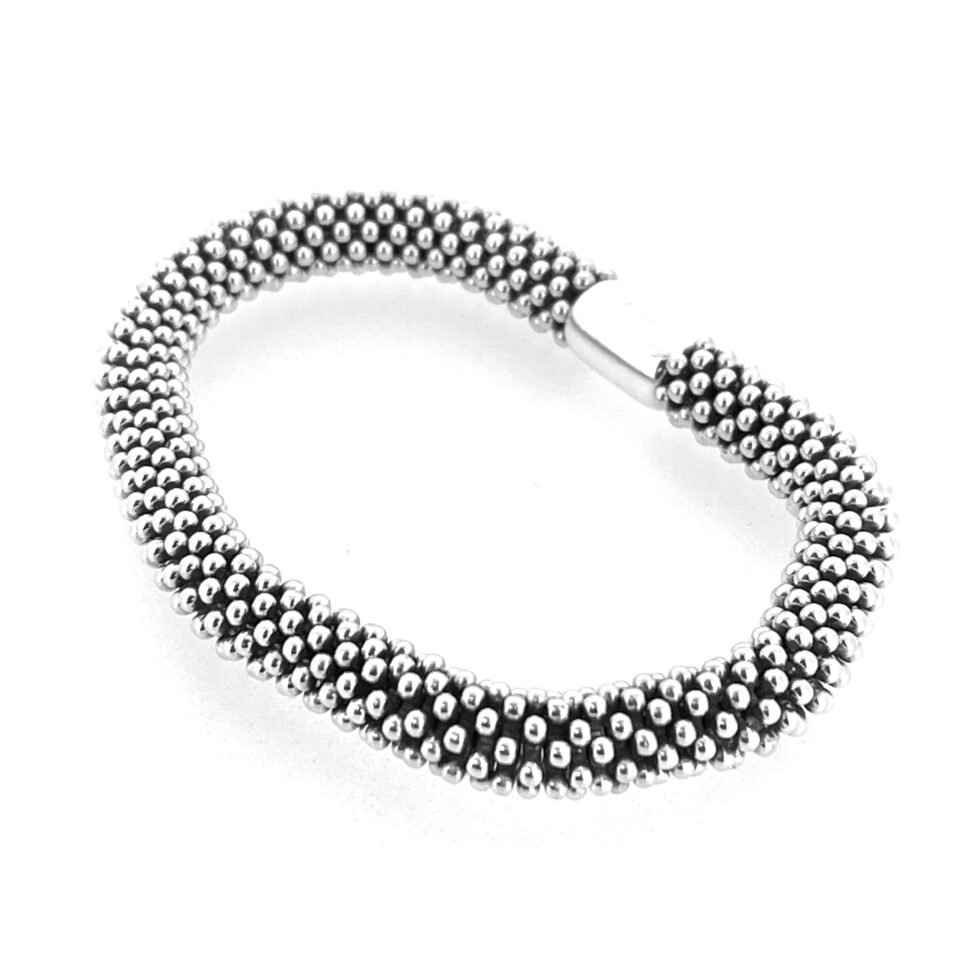 Elasticated bracelet with star beads.