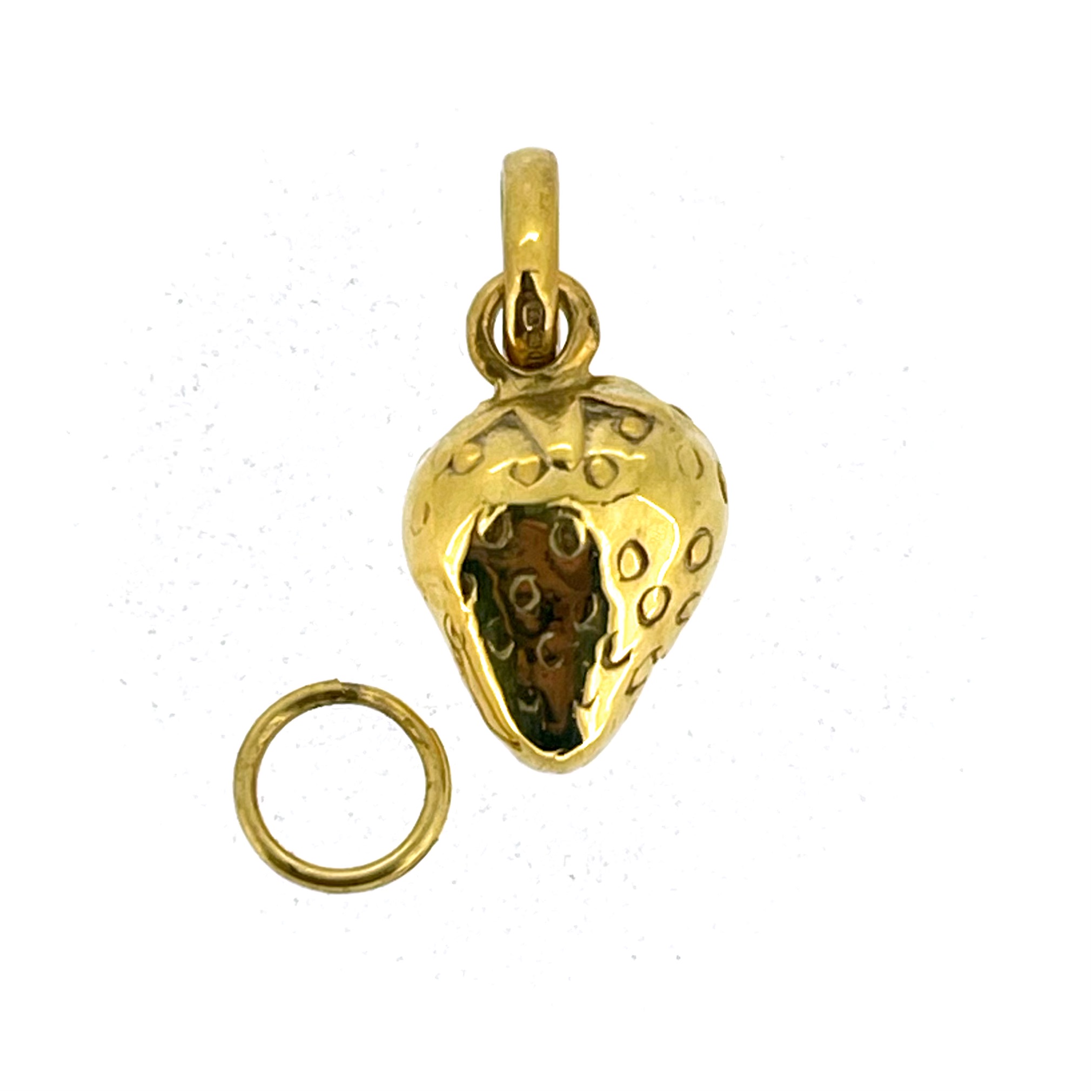 Strawberry charm with oval bail 9mm x 7mm