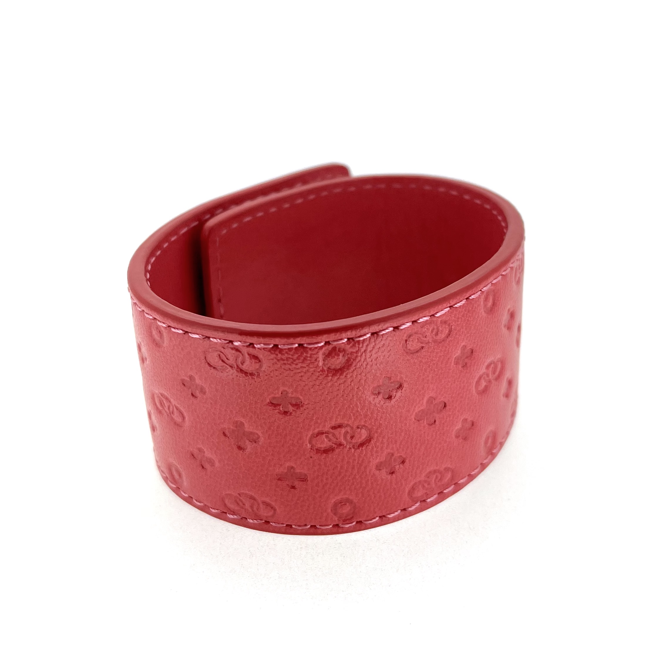 Links of London cuff bracelet side profile