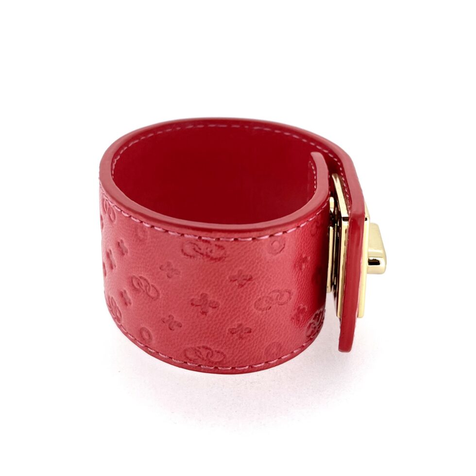 Links of London red leather cuff front view gold clasp