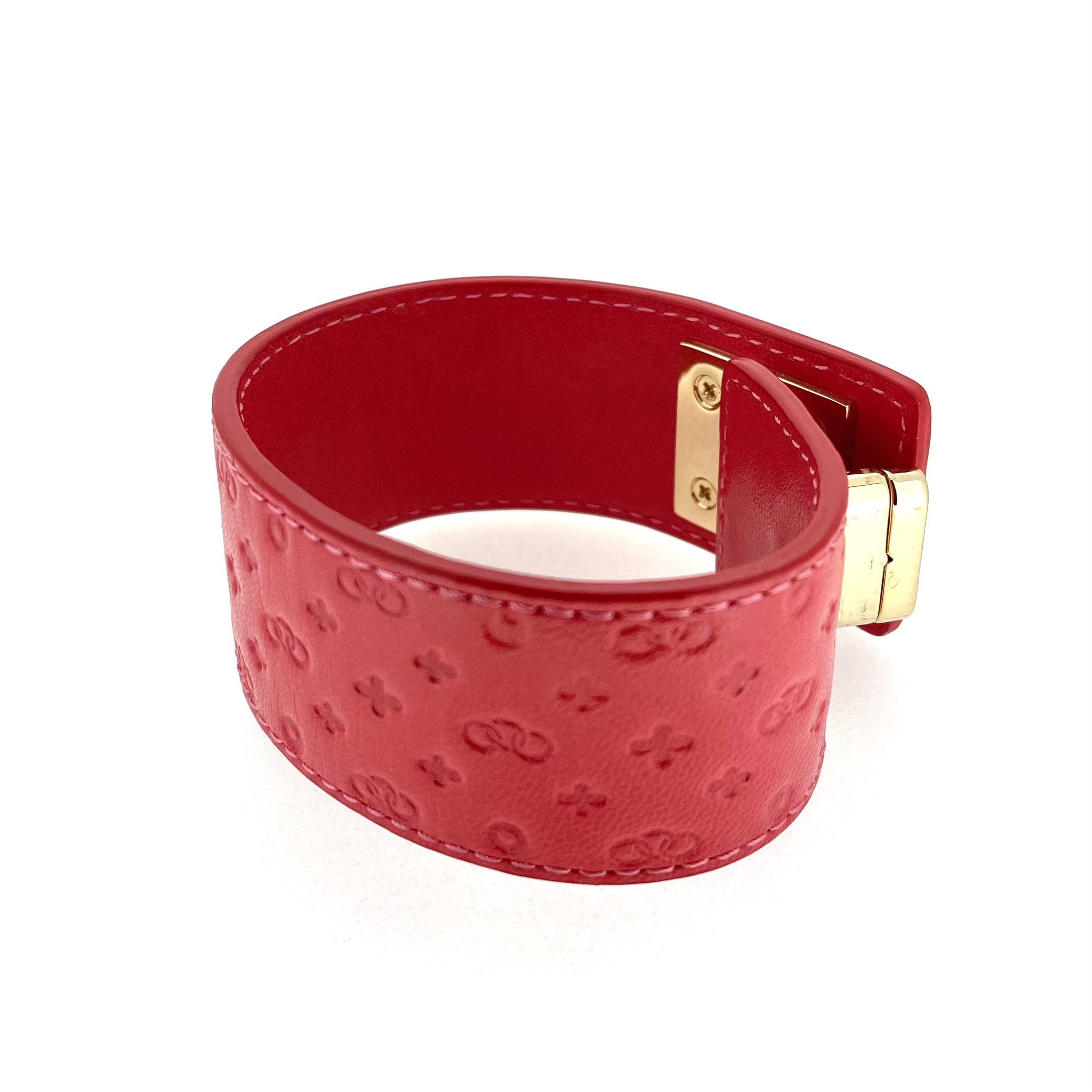 Links of London red leather cuff front view gold clasp
