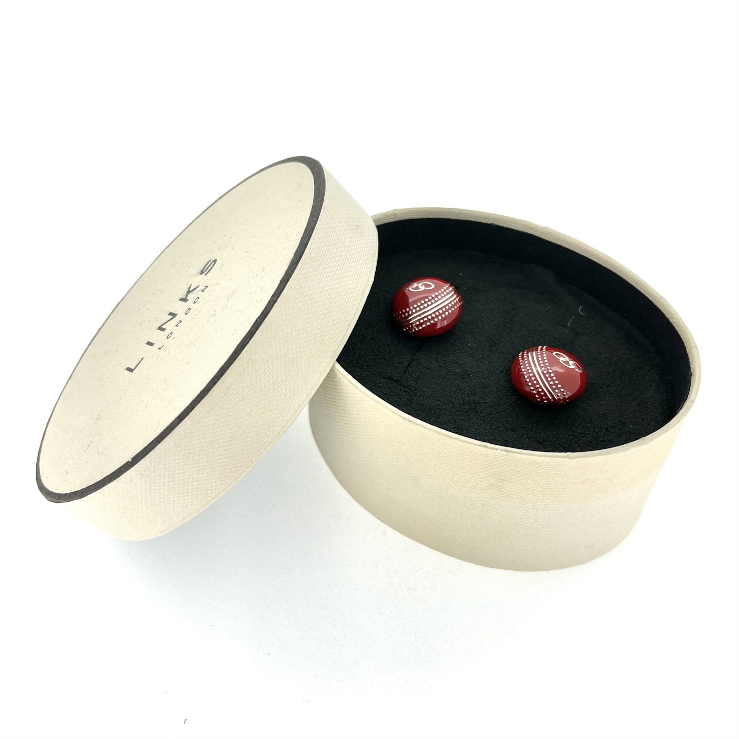 Detail of silver seam and enamel finish