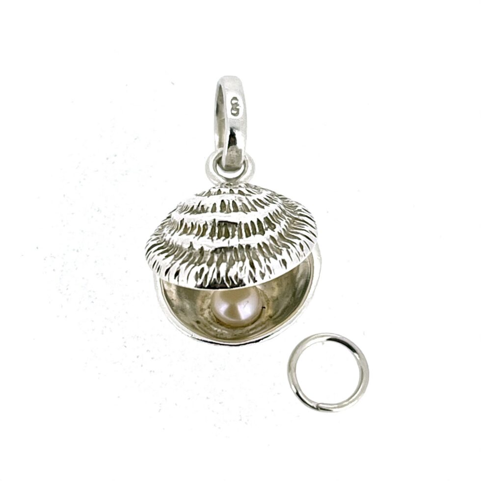 Links London hallmark on charm bail detail