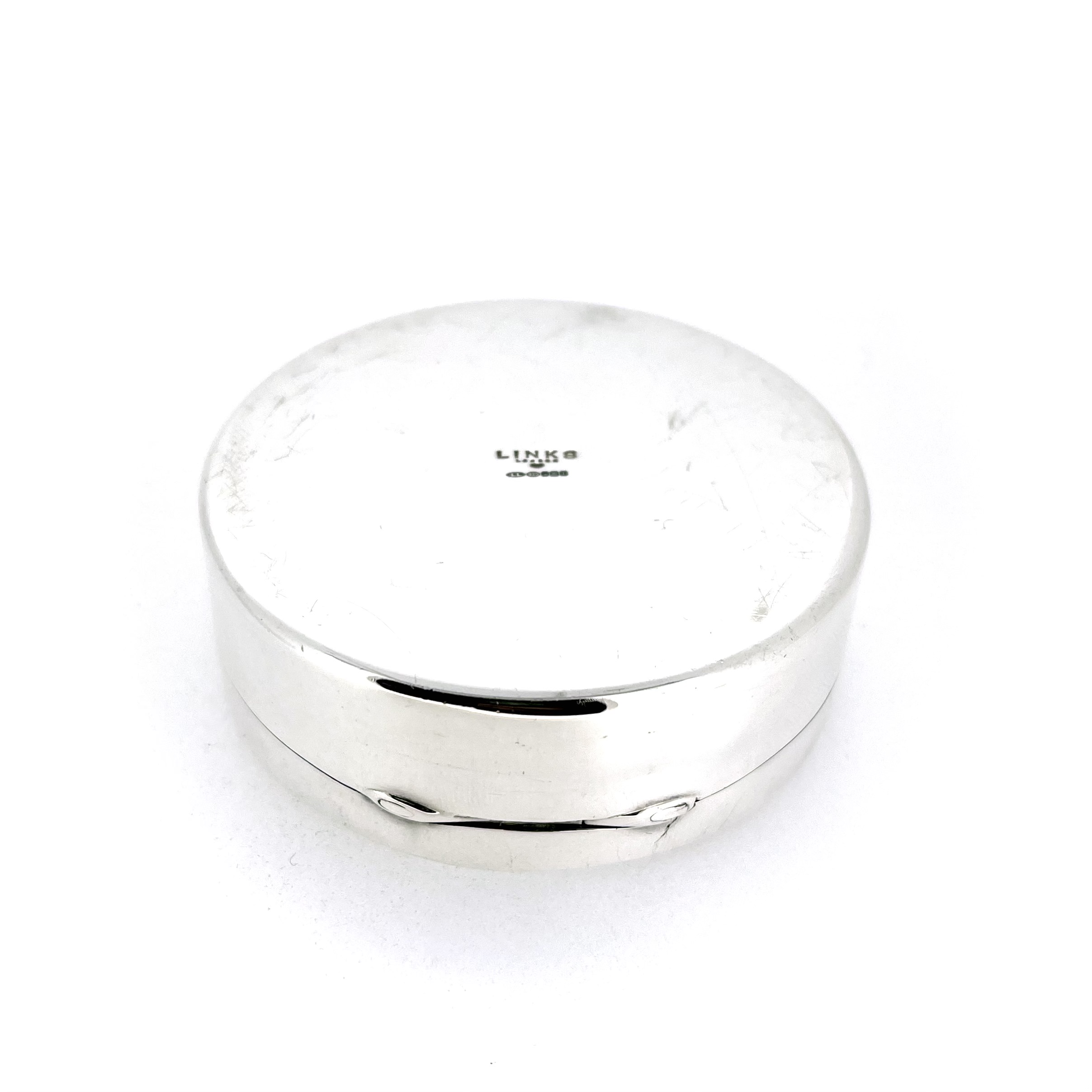Base view of sterling silver Links of London hinged trinket box