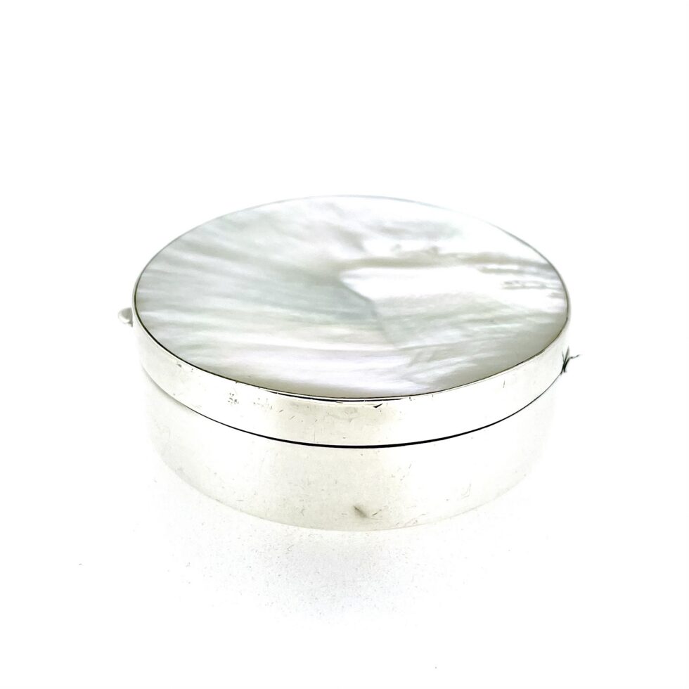 Hinged mother-of-pearl trinket box in sterling silver by Links of London
