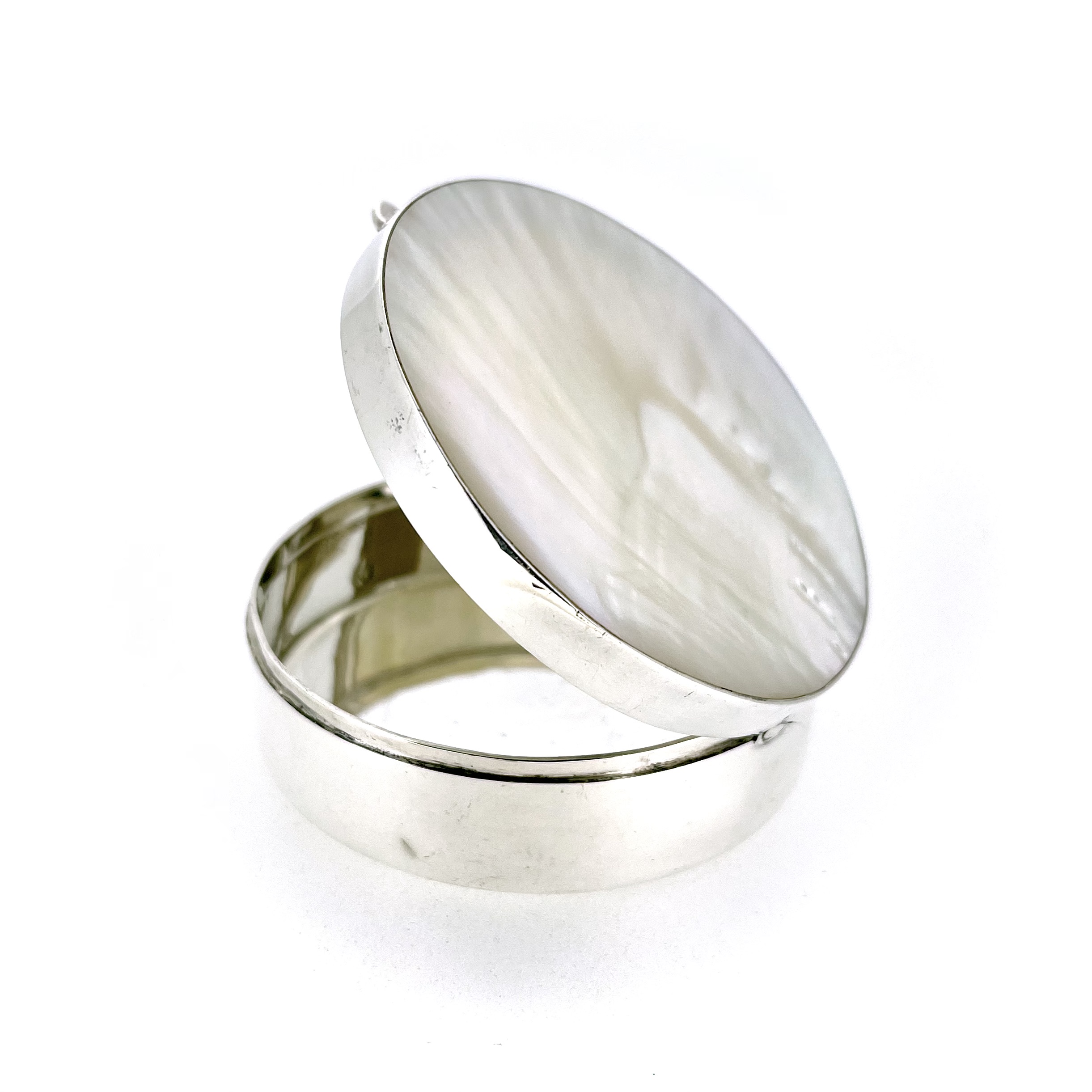 Mother-of-pearl topped Links of London silver box with scuffed vintage base