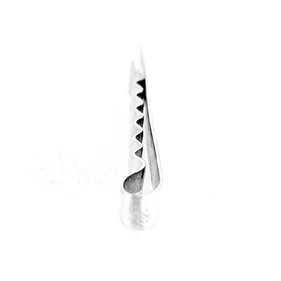 Side view of vintage Links of London silver tie clip