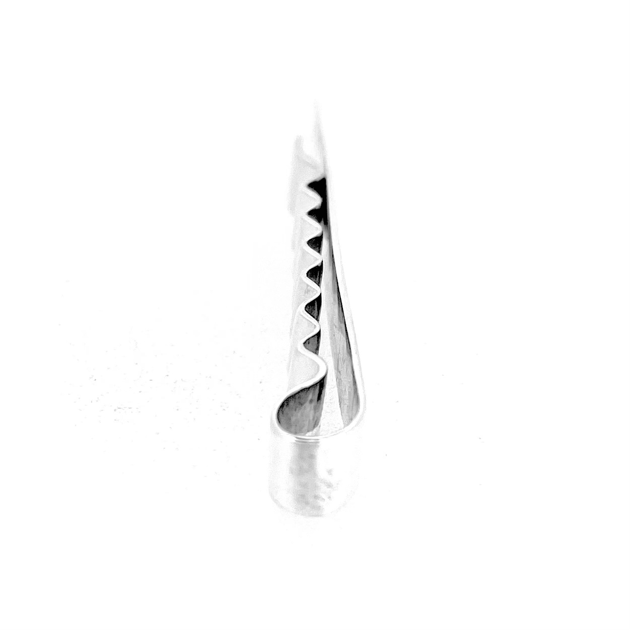 Side view of vintage Links of London silver tie clip