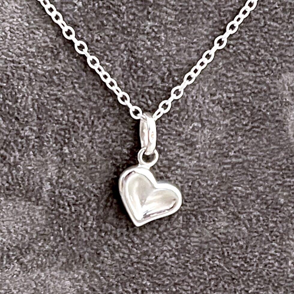 Vintage sterling silver Thumbprint Heart necklace with rounded contours