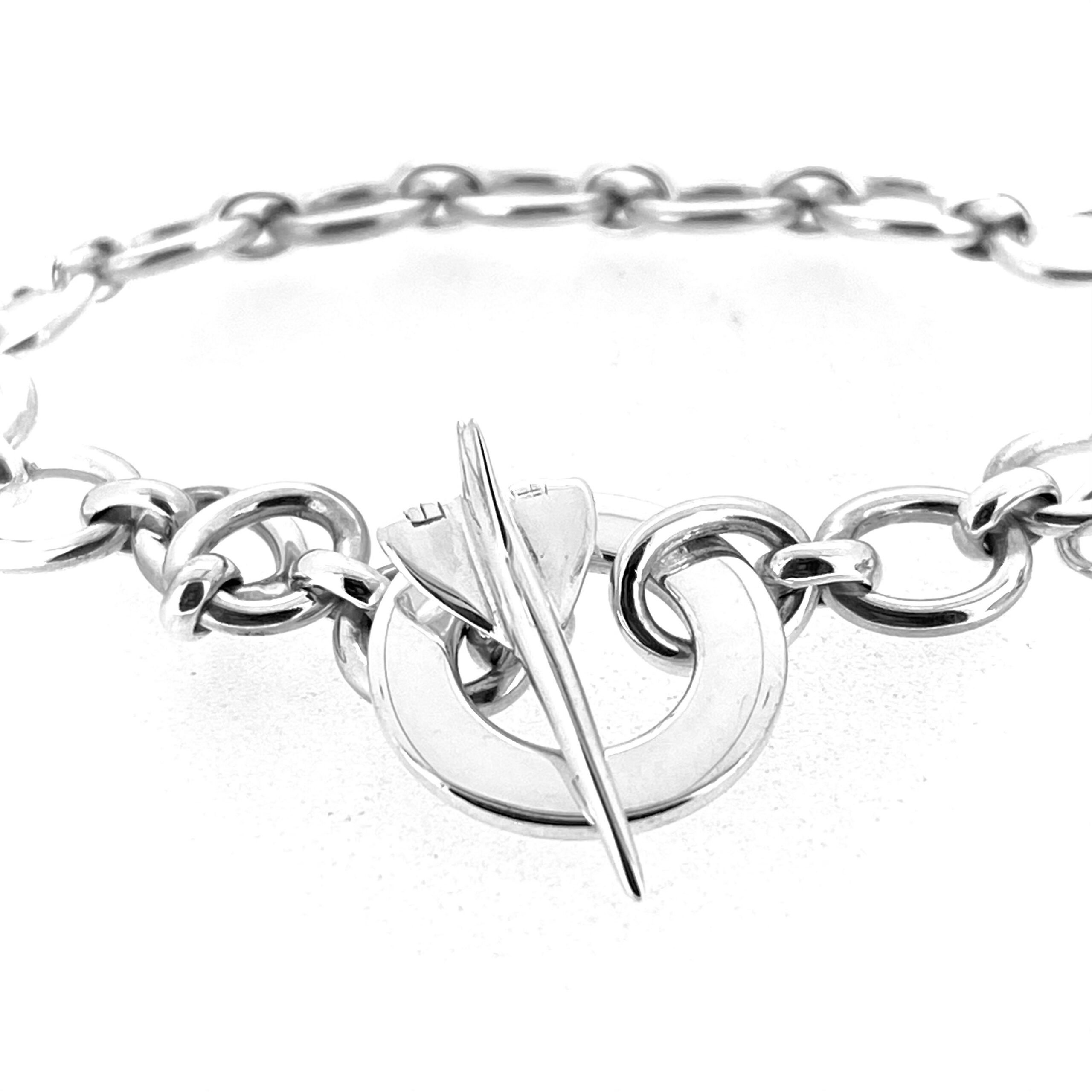 Concorde shaped toggle clasp on vintage Links of London bracelet