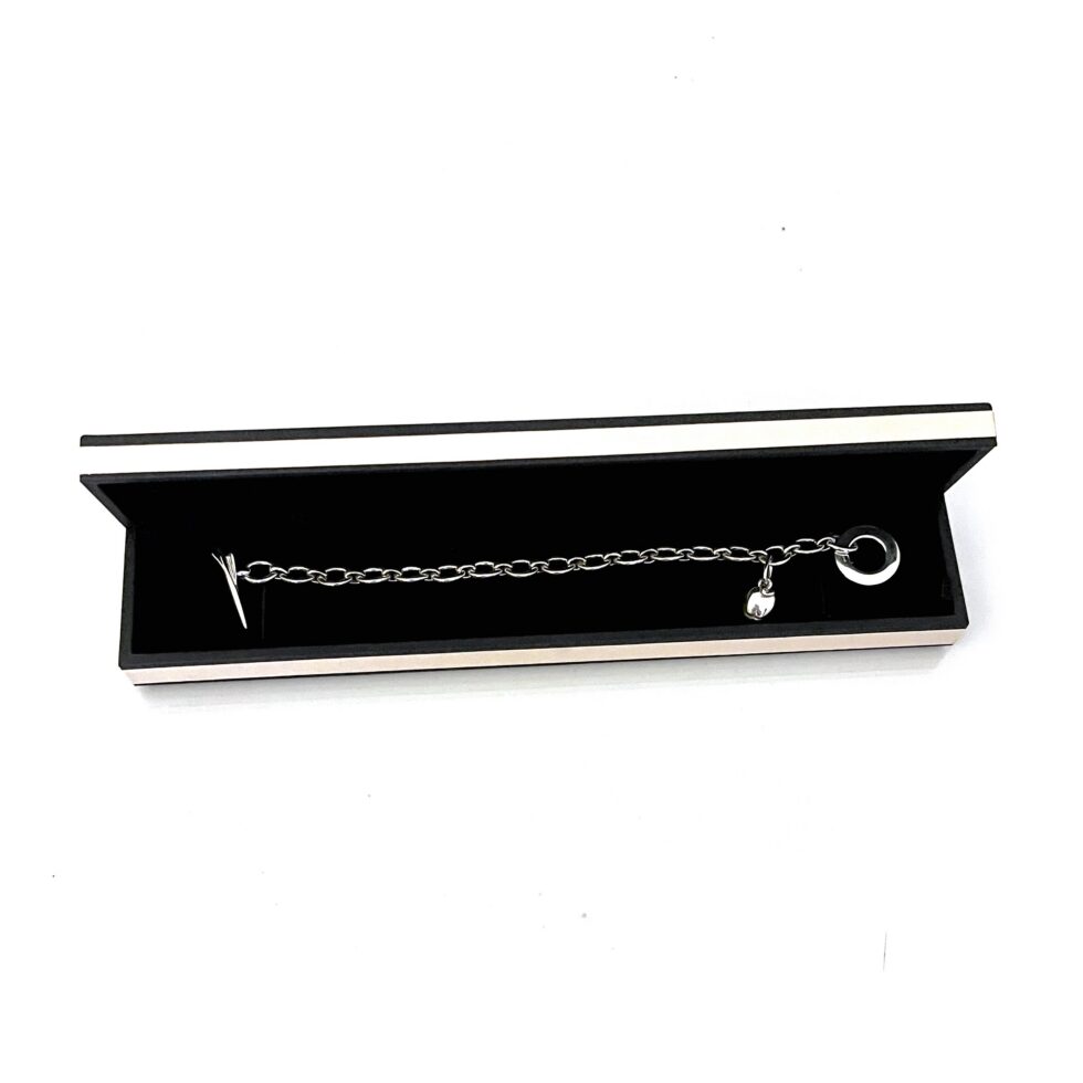 London to New York inspired vintage Links of London bracelet