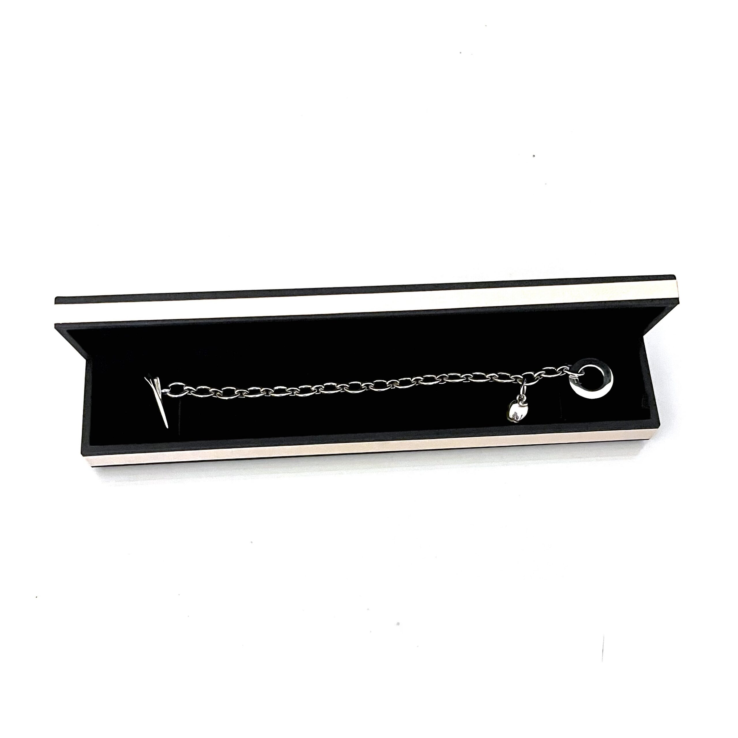 London to New York inspired vintage Links of London bracelet