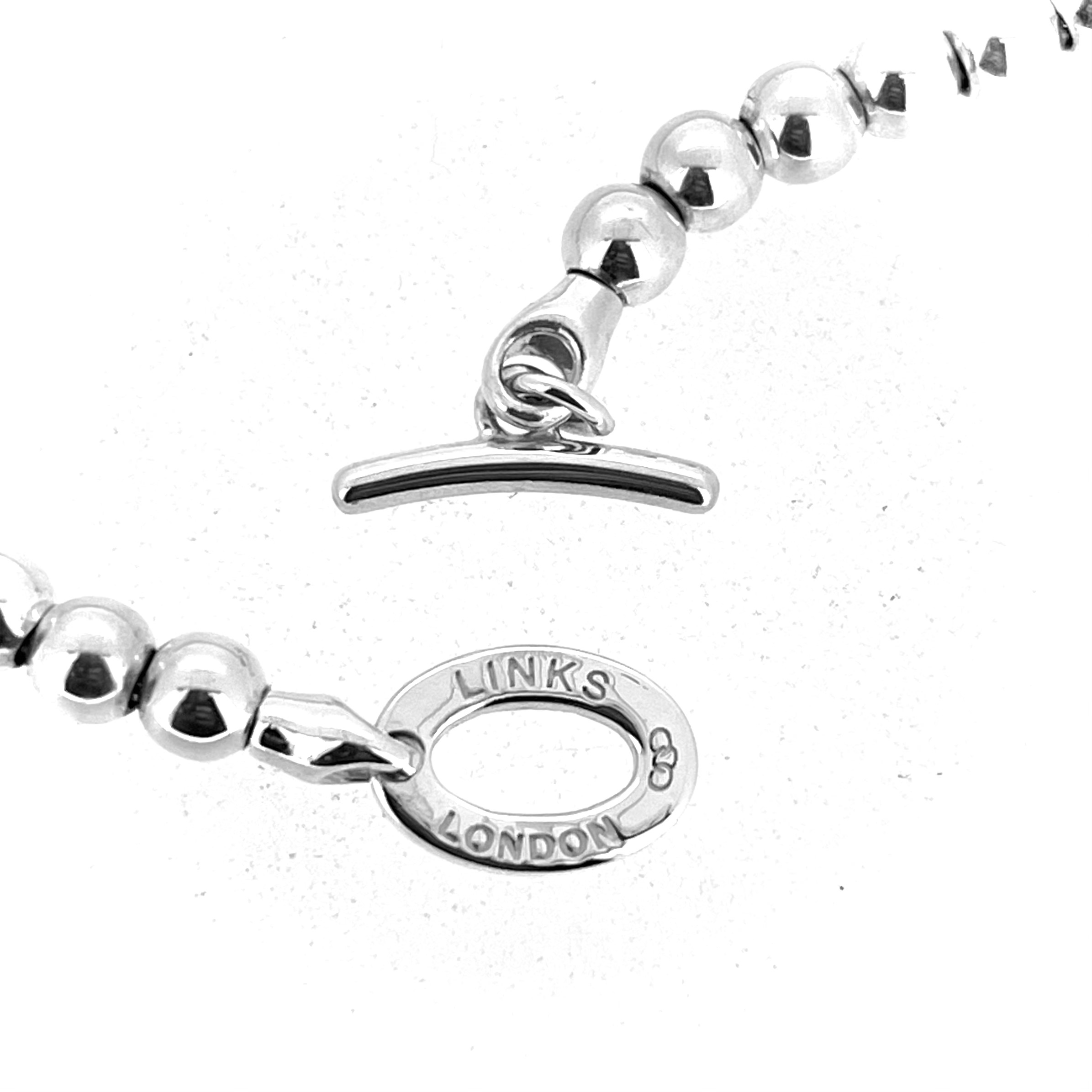 Toggle clasp detail on vintage Links of London sterling silver bracelet