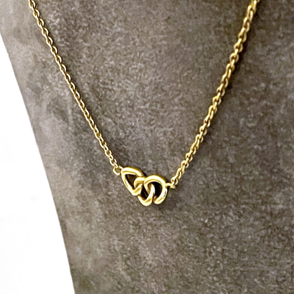 Vintage Signature Mini Necklace with interlinked gold rings