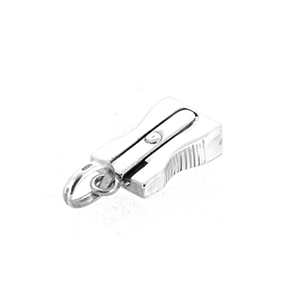 Links of London pendant showing blade and screw detail