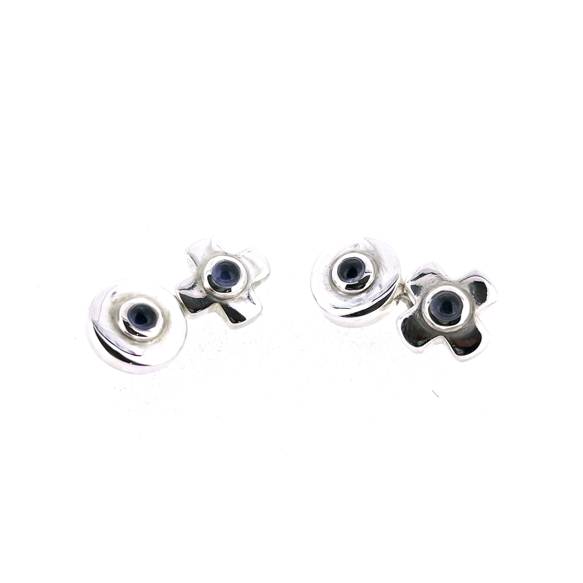 Sterling silver noughts and crosses cufflinks front view