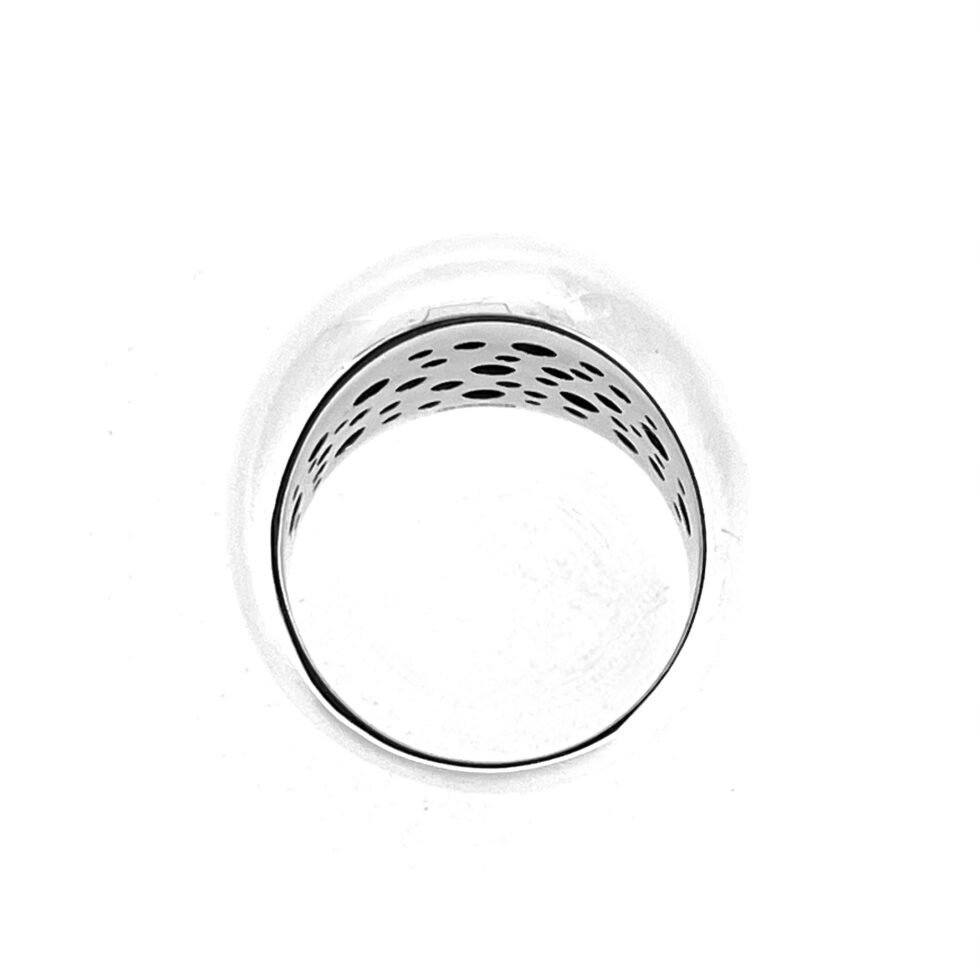 Vintage Links of London bombé ring angled view
