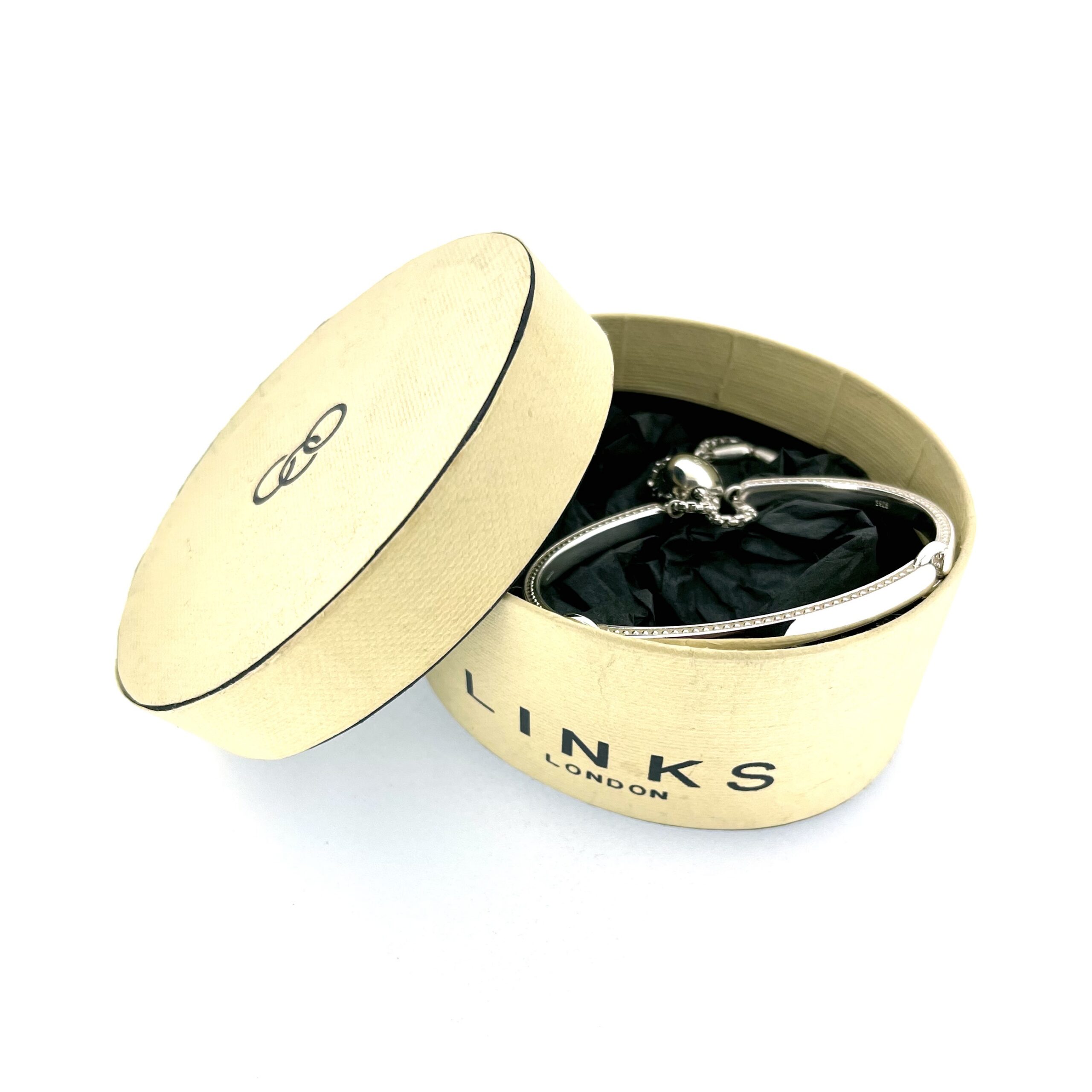 Links London branded slider bead close view