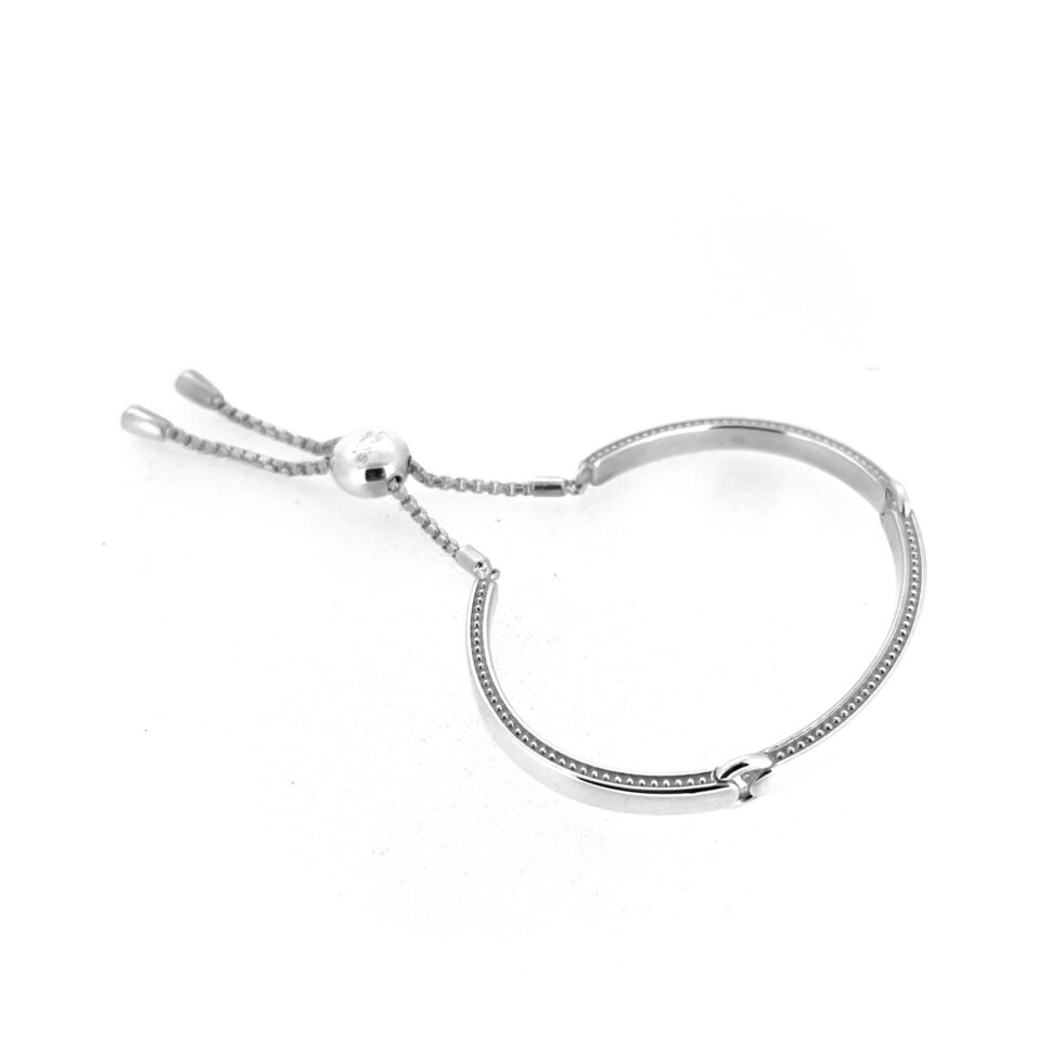 Narrative Bracelet showing circular connecting rings